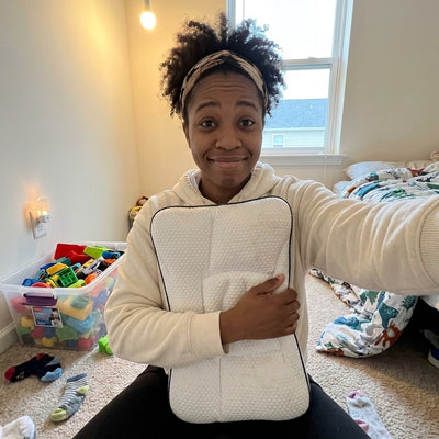 Mum selfie in the children's room with the pillow